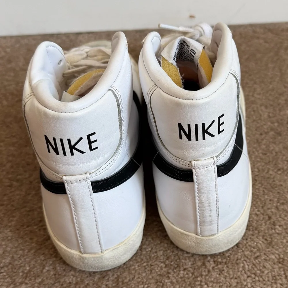 Nike Blazer Mid 77 Sneakers - Picture 4 of 7